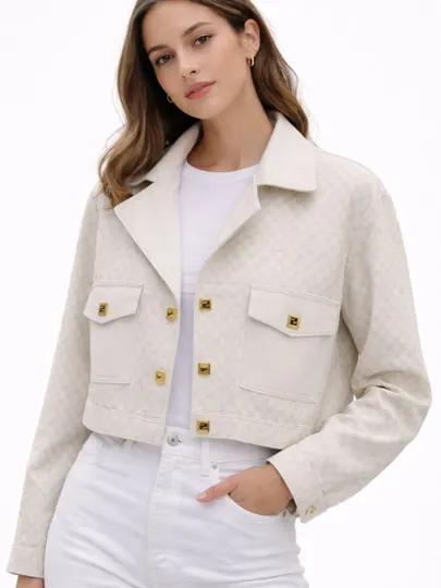 Стильная и элегантная женская куртка