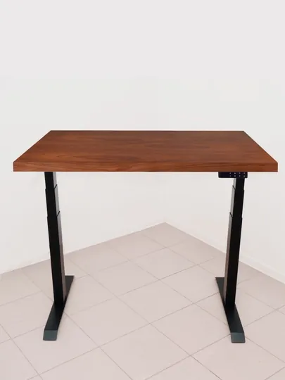 Компьютерный стол Upstol Stand PRO, черная рама, столешница МДФ Американский орех 120х65