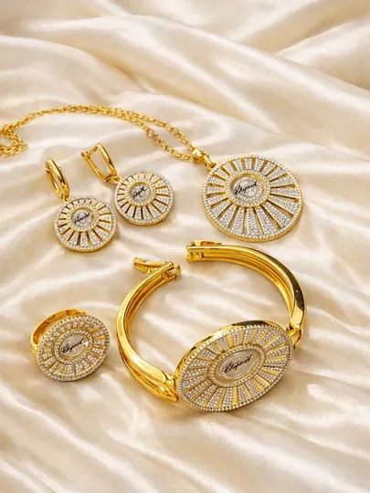 Элегантный набор украшений Chopard