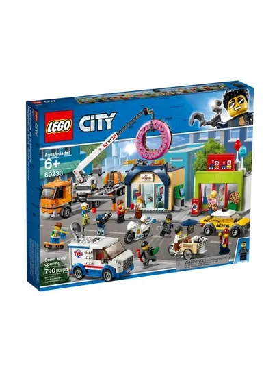 Конструктор LEGO City Открытие магазина пончиков 60233, 790 деталей