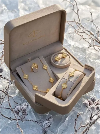 VAN CLEEF Набор бижутерий, кольцо, серьги, цепочка, браслет