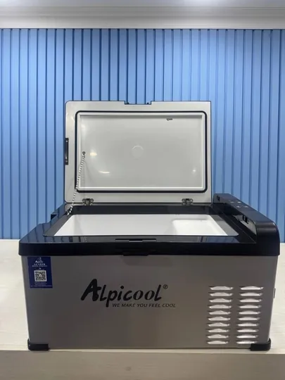 Автомобильный холодильник Alpincool, 25 литров, работает на фреоне 12 В, 24 В, 220 В, диапазон температур от -20 до +20 °C